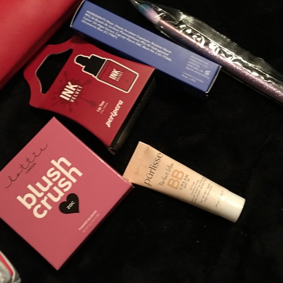 Ipsy make-up bags, with never used makeup (NEW) - Picture 1 of 3